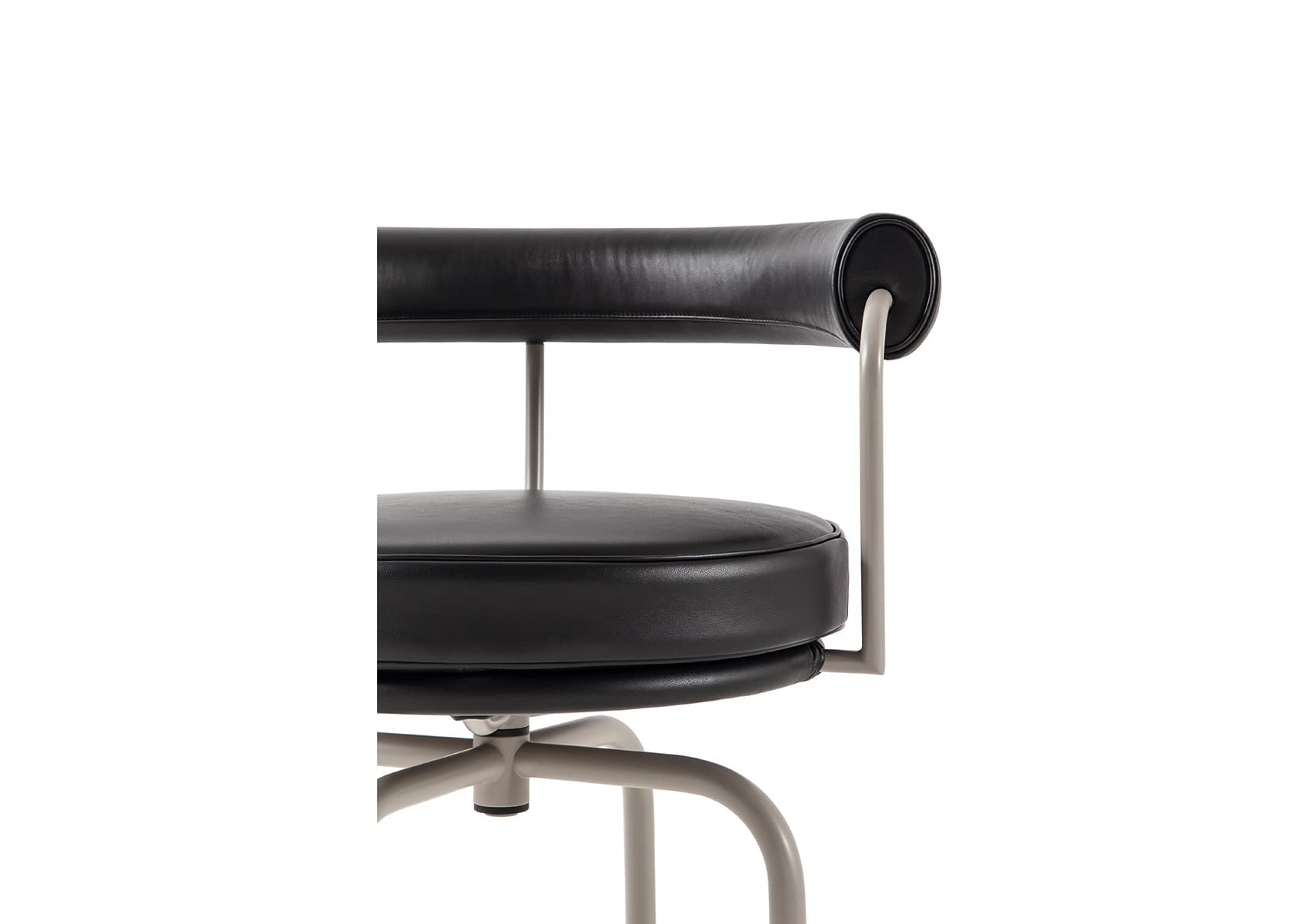 Cassina（カッシーナ）7 FAUTEUIL TOURNANT, DURABLE|カッシーナ 