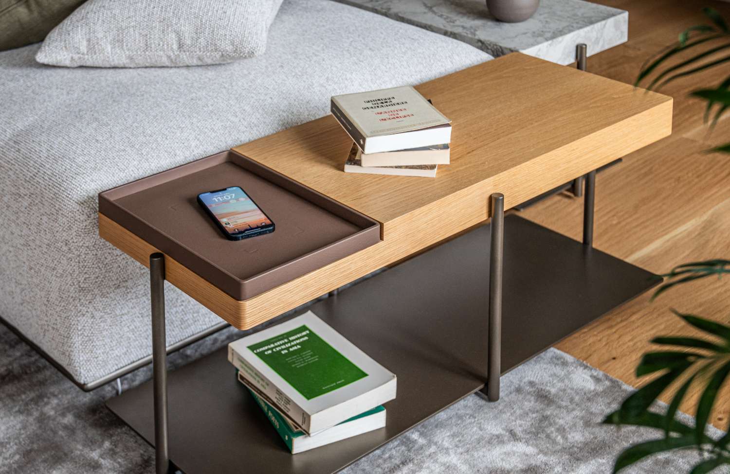 BRIDGE side table（ブリッジ サイドテーブル）ixc. | カッシーナ・イクスシー